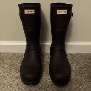 Hunter Short Rain Boot WITH BOOT SOCKS INCLUDED!!!
